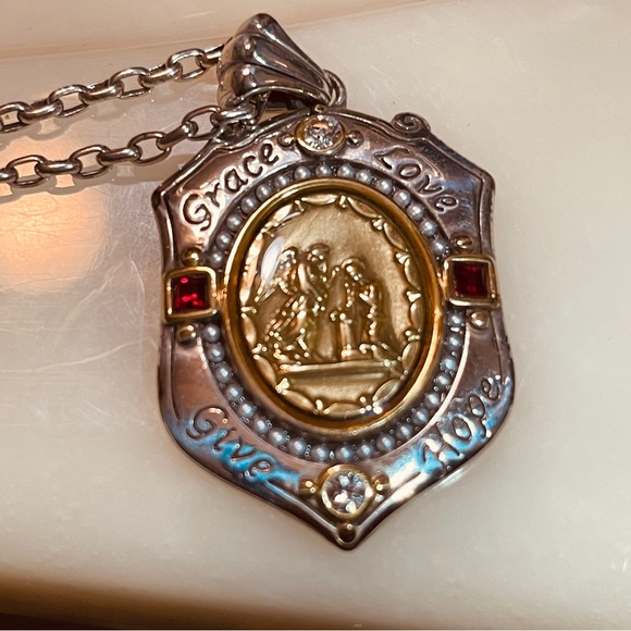 🙏Beautiful Piece of History! Vintage Christian Emblem Necklace! - Picture 3 of 8